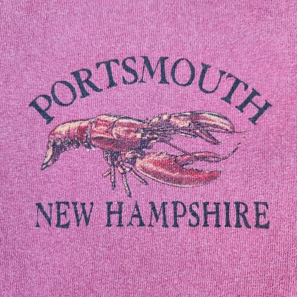 💜Red Vintage Wash Portsmouth, New Hampshire Short Sleeve Shirt Men's Small